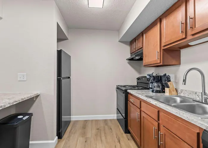 Newly Renovated Unit In Spfld #104 *